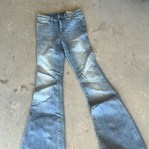 Women’s jeans